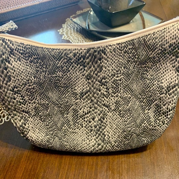 Purse - Picture 3 of 4